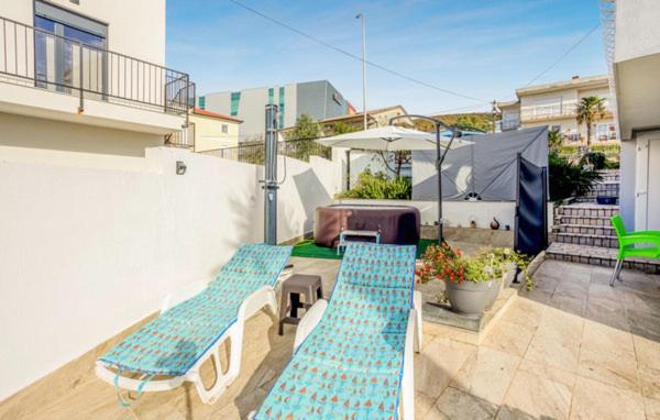 Apartman Dora ##