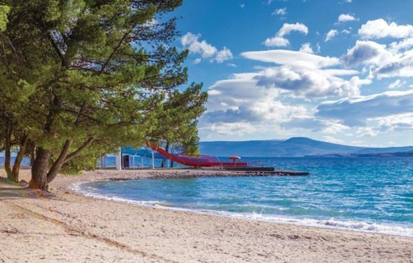 Dora ## Crikvenica